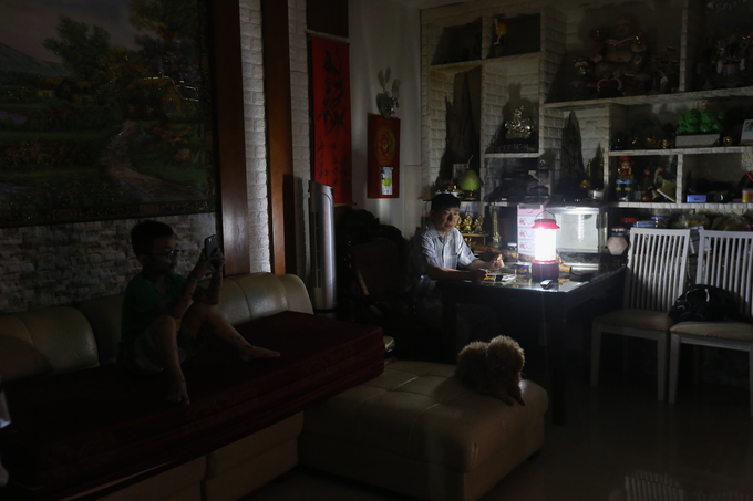 Cuộc sống không điện nước của cư dân Carina